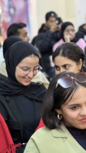 Étudiants du Centre de formation professionnelle INT Tunisie en cours pratique, travaillant sur des projets professionnels